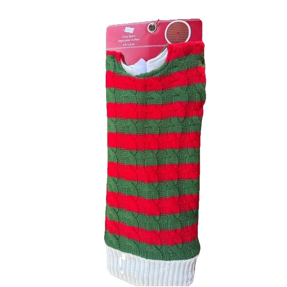 New Ashland Knitted Green And Red Tree Skirt With Pom Poms. 4ft.